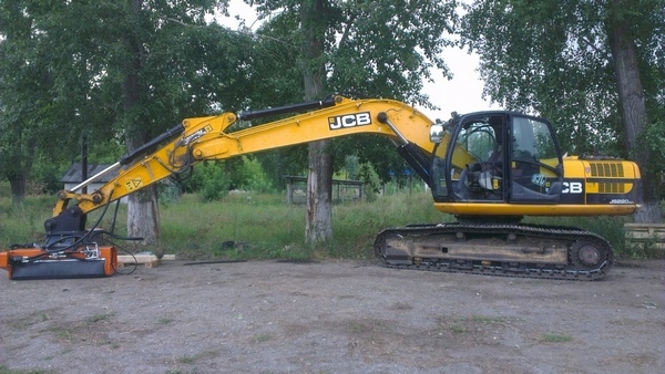 На экскаватор