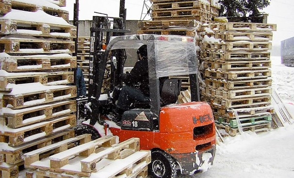 зима погрузчик