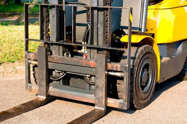 Задача каретки бокового смещения вил