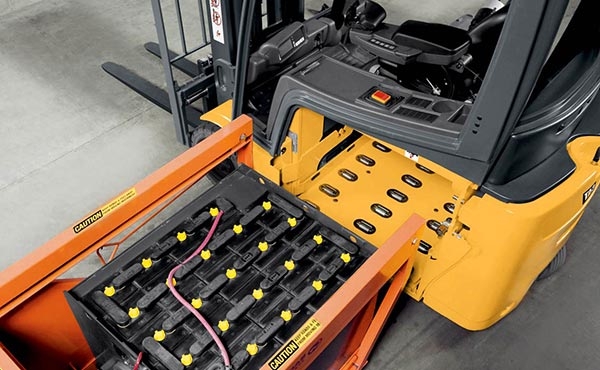 Причины поломок тяговых батарей