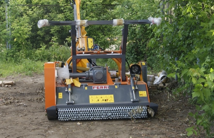 Мульчер тракторный Ferri в работе