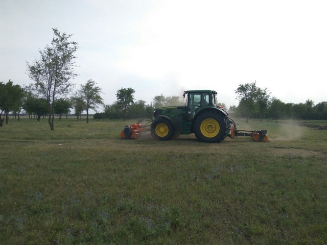 Задняя навесная роторная косилка MKD с прокосом 5 метров