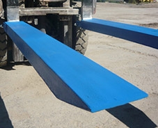 Вилы, предназначенные для погрузчика Вилы, предназначенные для погрузчика