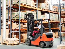 Как правильно организовать работу вилочного погрузчика