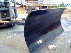 Коммунальный отвал на погрузчик – простое и надежное решение для уборки снега