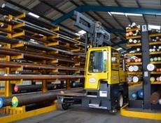 Особенности и сравнение ричтрака с боковым погрузчиком