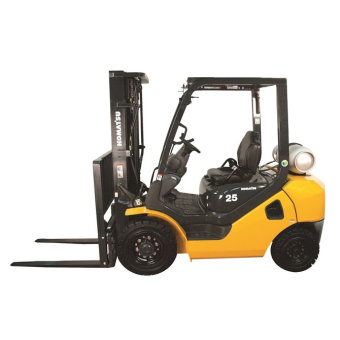 Дизельный Komatsu FG25 мачта 3 м