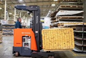 Многоходовые ричтраки в складской логистике