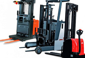 Как выбрать электрический штабелер: гид по ключевым параметрам