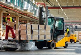 Дизельные или электропогрузчики: выбор для закрытого склада