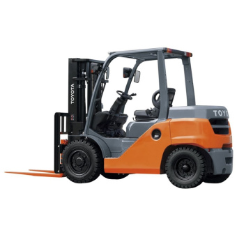 Toyota FD40 мачта 3 м